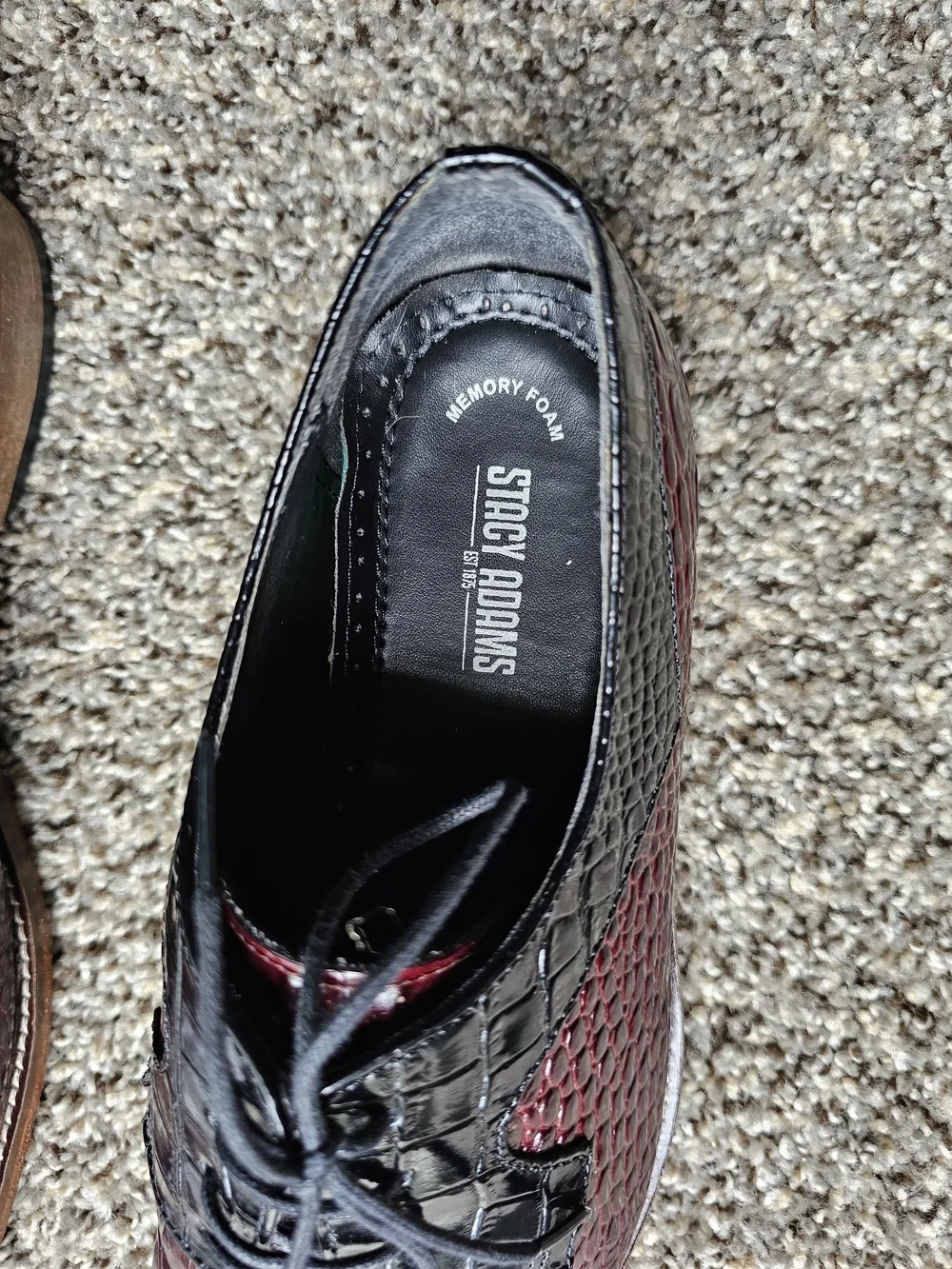 Stacy Adams slol memory foam  Burgundy and Black Croc-Embossed Men's Lace-Up